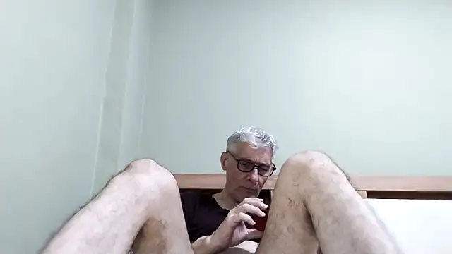 BIGUNCUTHARDCOCK online show from December 18, 1:07 pm