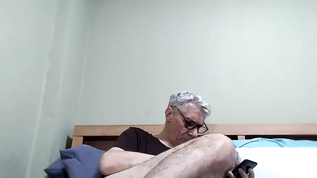 BIGUNCUTHARDCOCK online show from November 18, 7:12 am