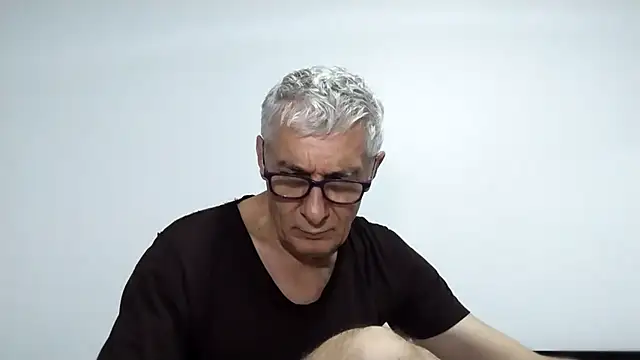 BIGUNCUTHARDCOCK online show from April 1, 9:44 am