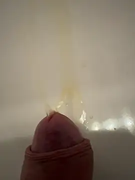 Snapshot of spanner91111 chatting on March 7, 9:27 pm spanner91111 online show from March 7, 9:27 pm