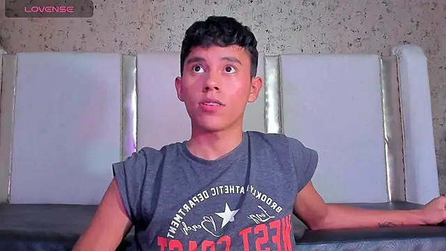 Snapshot of Angel_esteban_fx chatting on December 6, 3:41 am Angel esteban fx online show from December 6, 3:41 am