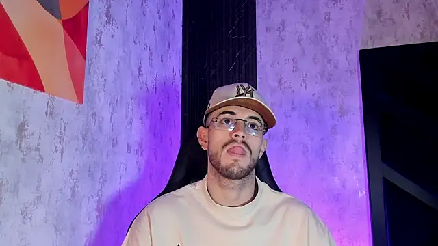 CodyWalkerR online show from July 21, 5:37 pm