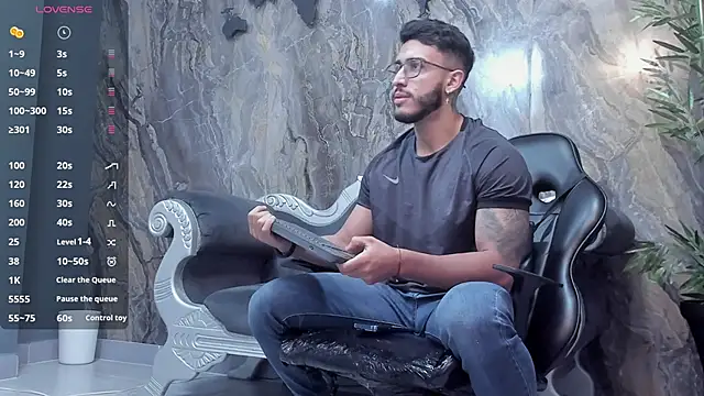 Liam Kleiin online show from December 20, 11:32 am