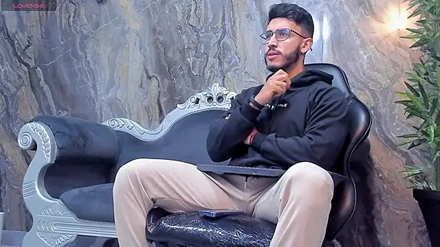 Liam Kleiin online show from January 25, 11:44 am