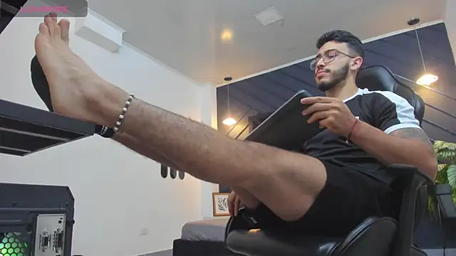 Liam Kleiin online show from October 14, 11:28 am