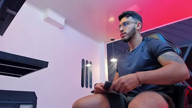 Liam Kleiin online show from October 7, 11:36 am