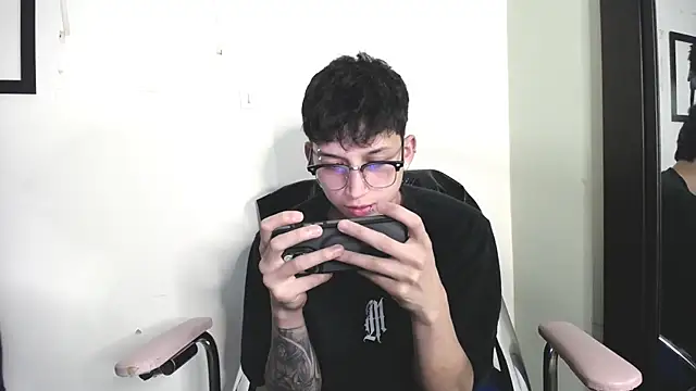  Thomas hot  online show from November 25, 5:31 am