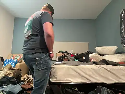 Snapshot of JakTRipr chatting on March 5, 8:01 pm JakTRipr online show from March 5, 8:01 pm