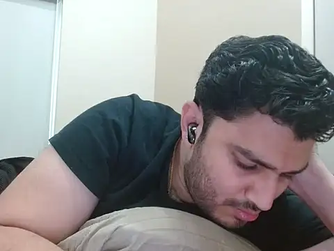 robintoit online show from November 25, 4:03 am