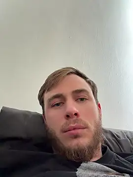 Julian128 online show from April 23, 4:42 pm