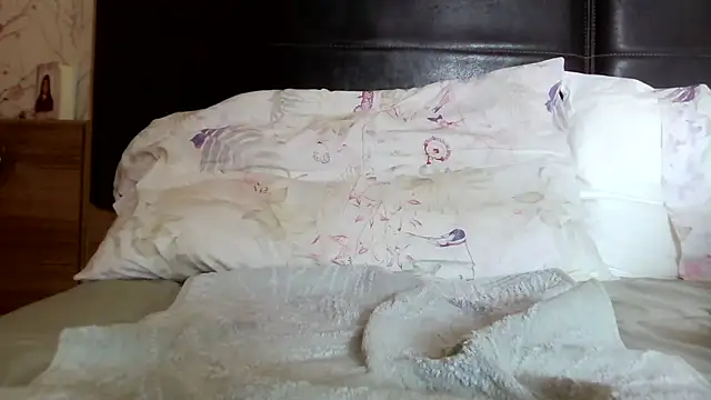 apollarda online show from December 16, 1:43 pm