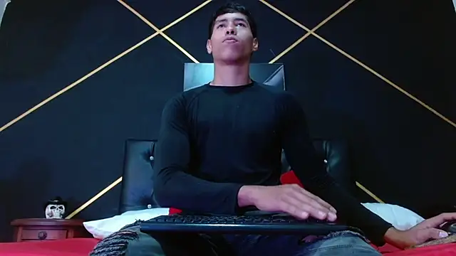 max padraig online show from December 30, 8:25 pm