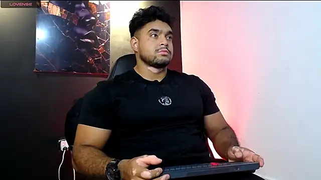 Big furry bear13 online show from January 17, 4:48 am