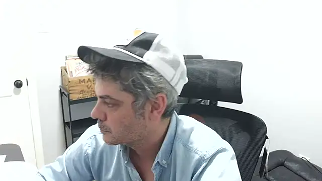   Zeus     online show from December 6, 12:07 am