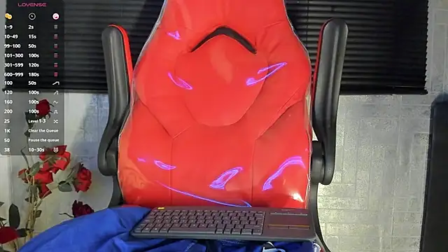 Lil Curved online show from October 17, 11:58 am