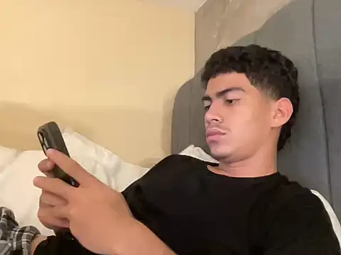 WildLogan online show from February 16, 9:02 pm