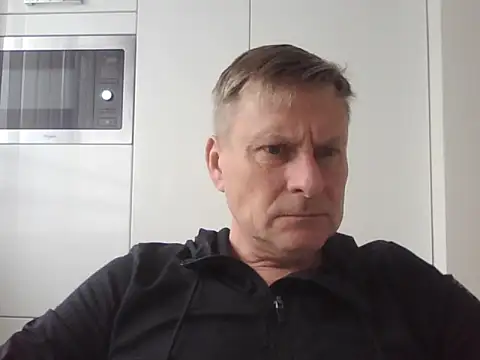 Snapshot of johnnym1 chatting on March 14, 9:14 am johnnym1 online show from March 14, 9:14 am