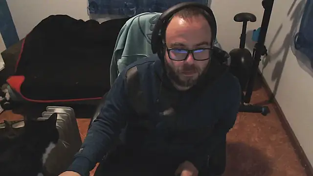 ravingr4d4 online show from February 11, 9:14 pm