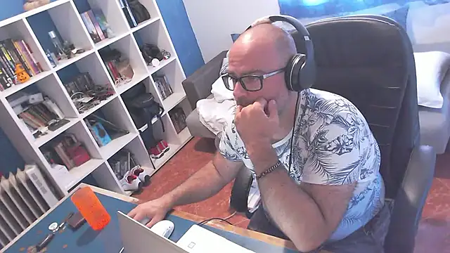 ravingr4d4 online show from October 10, 10:53 am