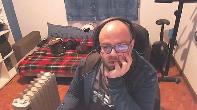 ravingr4d4 online show from March 1, 10:53 pm