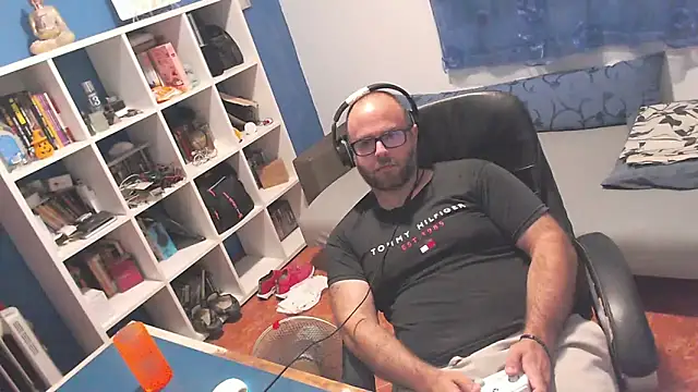 ravingr4d4 online show from September 21, 9:04 pm