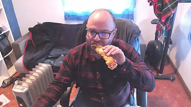 ravingr4d4 online show from March 3, 1:59 pm