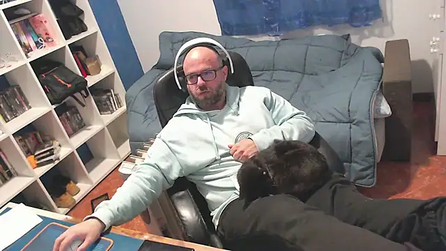 ravingr4d4 online show from March 11, 10:06 pm