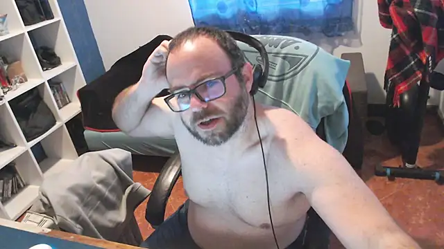 ravingr4d4 online show from February 10, 3:32 pm