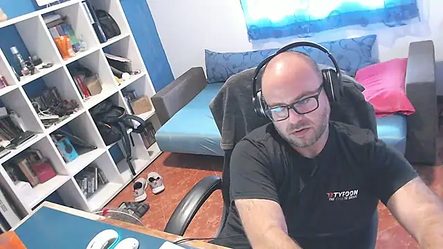 ravingr4d4 online show from September 12, 2:06 pm