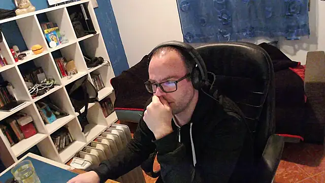 ravingr4d4 online show from January 15, 9:41 pm