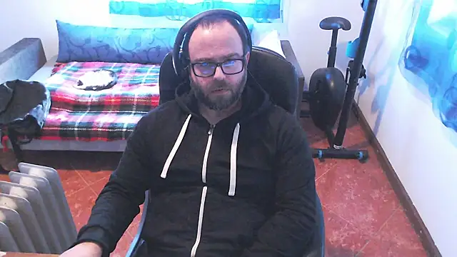 ravingr4d4 online show from February 16, 2:43 pm