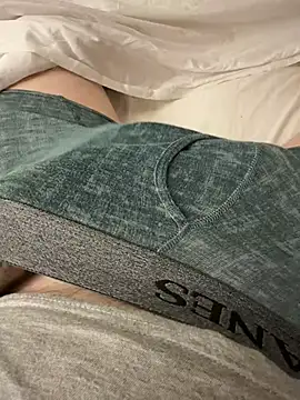 Tylerx9 online show from March 25, 1:42 am