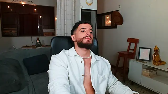 AndrewMartinez online show from February 3, 11:47 pm