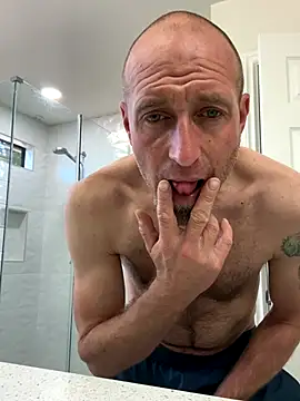 El Gizmo online show from October 19, 7:50 pm