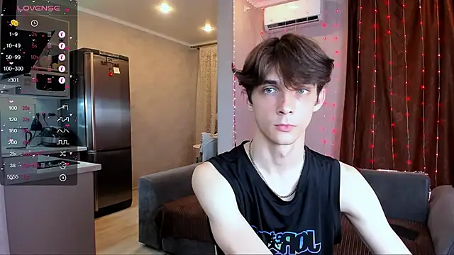 Aaron Boom online show from June 19, 10:03 pm