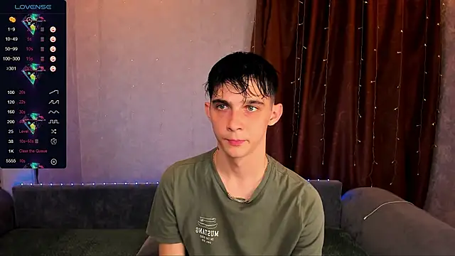 Snapshot of Aaron_Boom chatting on September 18, 10:34 pm Aaron Boom online show from September 18, 10:34 pm