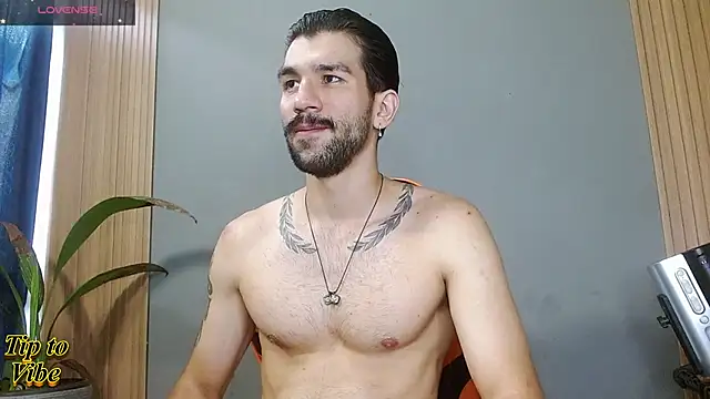 Mr WhiteCock online show from December 18, 4:47 pm