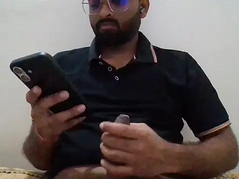 Snapshot of diloKaHacker chatting on May 6, 11:22 am diloKaHacker online show from May 6, 11:22 am