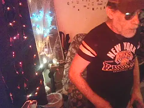 Snapshot of DaddyQuimHot chatting on March 2, 3:24 am DaddyQuimHot online show from March 2, 3:24 am