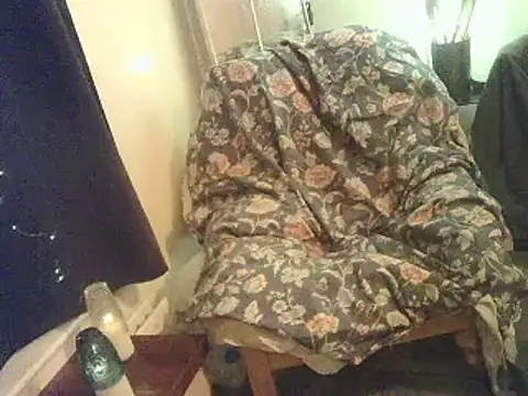 Snapshot of DaddyQuimHot chatting on February 7, 1:47 am DaddyQuimHot online show from February 7, 1:47 am