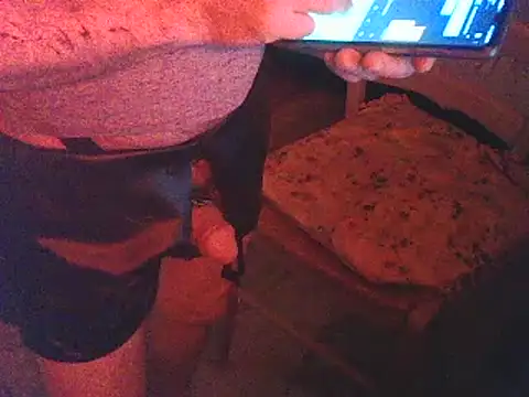 Snapshot of DaddyQuimHot chatting on March 3, 4:12 am DaddyQuimHot online show from March 3, 4:12 am