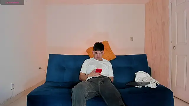 Snapshot of Ares_Johnson chatting on September 9, 1:43 pm Ares Johnson online show from September 9, 1:43 pm