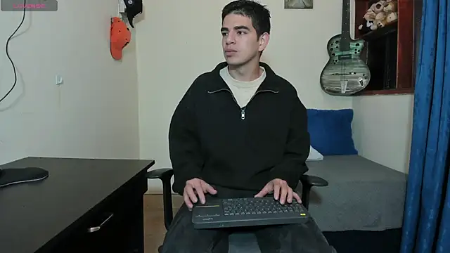 Snapshot of Ares_Johnson chatting on February 27, 11:41 am Ares Johnson online show from February 27, 11:41 am