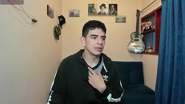 Snapshot of Ares_Johnson chatting on March 19, 1:29 pm Ares Johnson online show from March 19, 1:29 pm