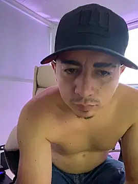 DanielGomez9 online show from December 21, 10:52 pm