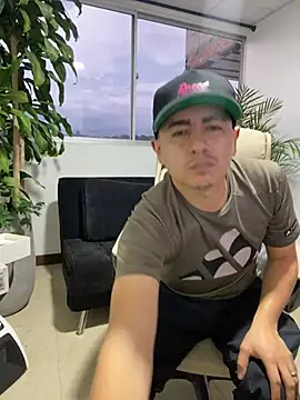 DanielGomez9 online show from March 7, 11:26 pm