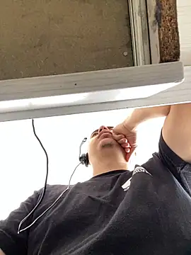 DanielGomez9 online show from February 10, 2:05 pm