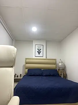 DanielGomez9 online show from February 1, 11:27 pm