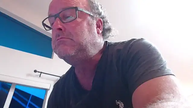 Walkingboots online show from October 2, 8:29 am