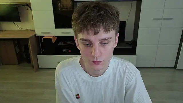 angryzan online show from April 8, 7:30 am